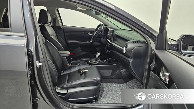 Kia The New K3 2nd generation 2024 Серый из Кореи, фото 3