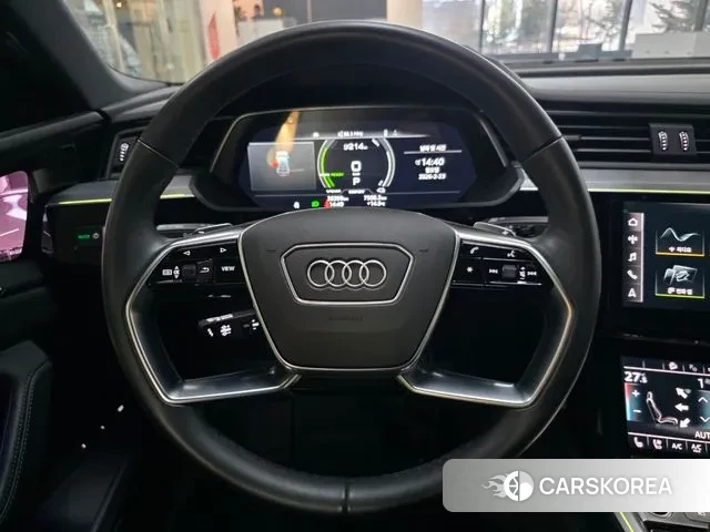 Audi e-Tron 2023 Черный из Кореи, фото 3