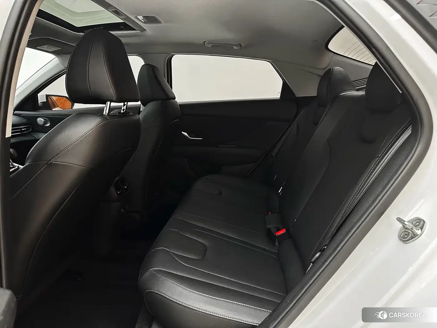 Hyundai Elantra 2024 Белый из Китая, фото 3