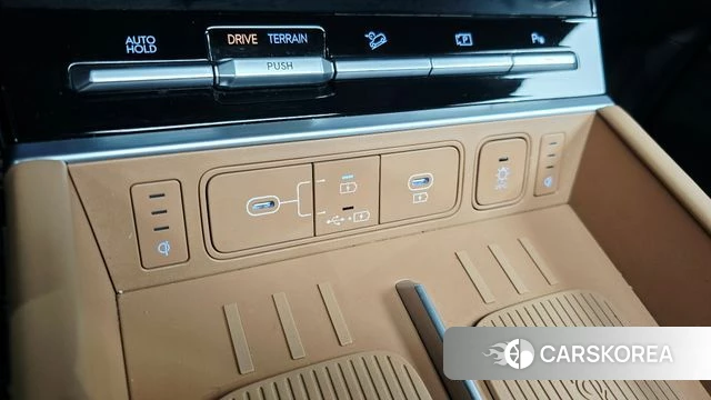 Hyundai Santa Fe (MX5) 2023 Белый из Кореи, фото 3
