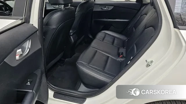 Kia The New K3 2nd generation 2021 Белый из Кореи, фото 3