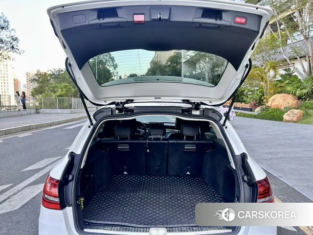 Mercedes-Benz Class C (imported) 2021 Белый из Китая, фото 3