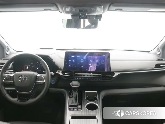Toyota Saina 2022 Белый из Китая, фото 3