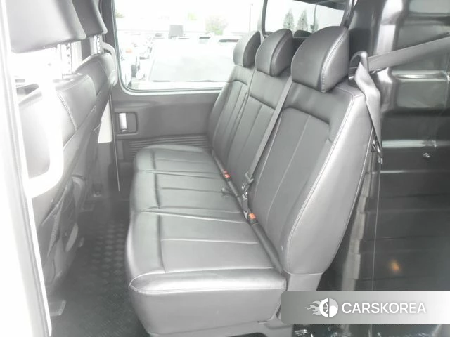 Hyundai Staria 2022 Белый из Кореи, фото 3