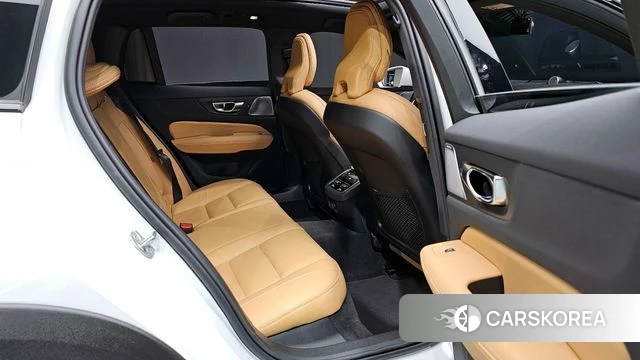 Volvo V60 Cross-Country 2nd Generation 2025 Белый из Кореи, фото 3