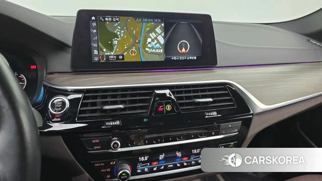 BMW 5 Series (G30) 2018 Серый из Кореи, фото 3