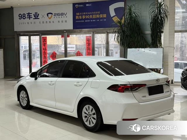 Toyota Corolla 2022 Белый из Китая, фото 3