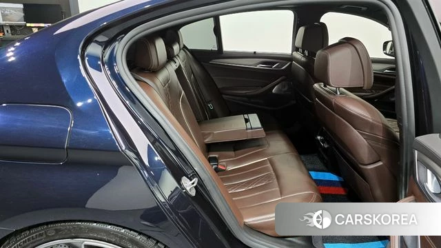 BMW 5 Series (G30) 2018 Черный из Кореи, фото 3