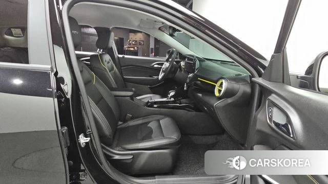 Chevrolet (GM Daewoo) Trax Crossover 2024 Черный из Кореи, фото 3