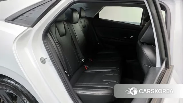 Hyundai Avante Hybrid (CN7) 2022 Белый из Кореи, фото 3