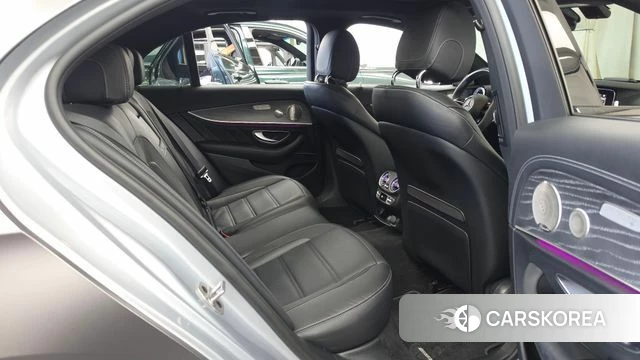 Mercedes-Benz E-Class W213 2023 Серый из Кореи, фото 3