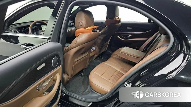 Mercedes-Benz E-Class W213 2023 Черный из Кореи, фото 3