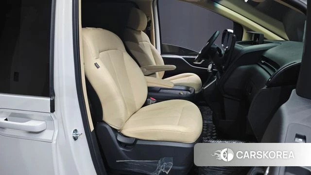Hyundai Staria 2024 Белый из Кореи, фото 3
