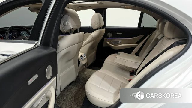 Mercedes-Benz E-Class W213 2018 Белый из Кореи, фото 3