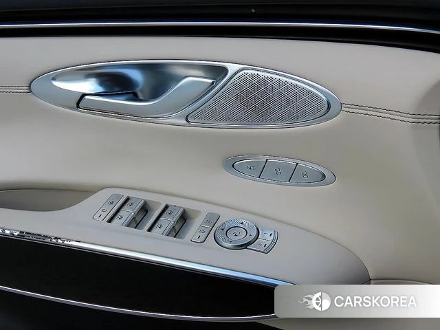 Genesis GV70 2021 Серебристо-серый из Кореи, фото 2