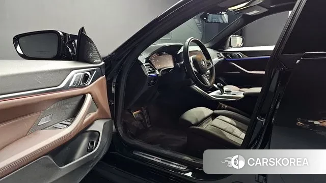 BMW 4 Series (G22) 2023 Черный из Кореи, фото 3