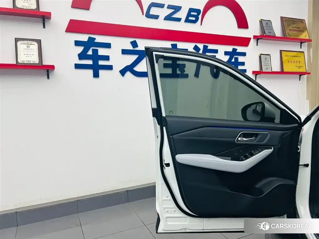 Nissan Qijun 2023 Белый из Китая, фото 3