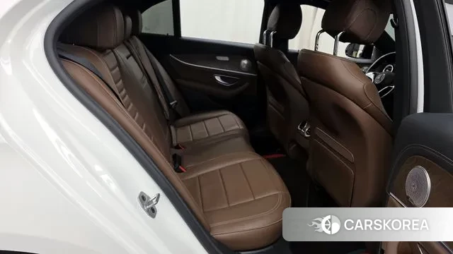 Mercedes-Benz E-Class W213 2022 Белый из Кореи, фото 3