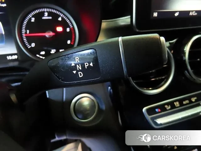 Mercedes-Benz GLC-Class X253 2018 Белый из Кореи, фото 3