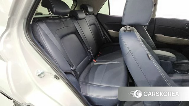 Hyundai Venue 2024 Серебристо-серый из Кореи, фото 3