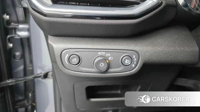 Chevrolet (GM Daewoo) Trailblazer 2021 Серебристо-серый из Кореи, фото 3