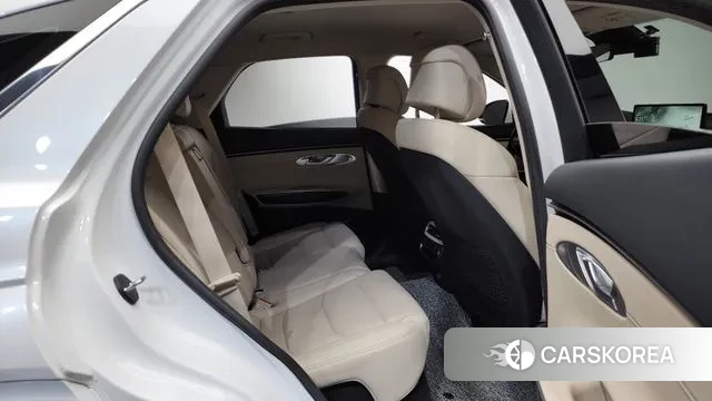 Genesis GV70 2023 Белый из Кореи, фото 3