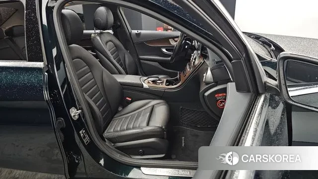 Mercedes-Benz C-Class W205 2019 Зеленый из Кореи, фото 3