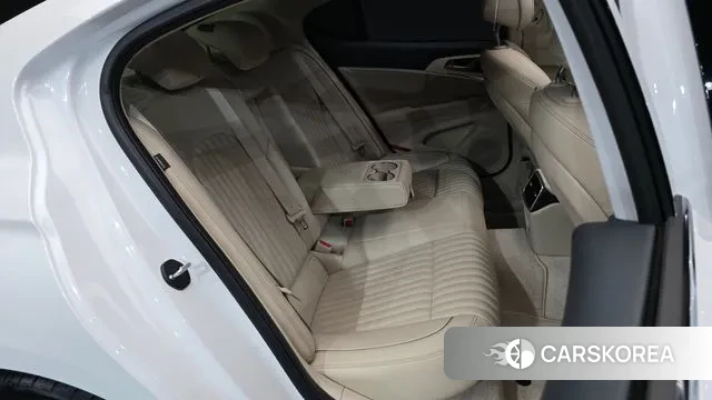 Genesis The New G70 2023 Белый из Кореи, фото 3