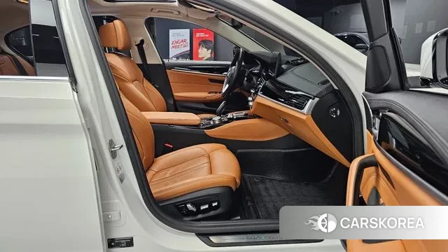 BMW 5 Series (G30) 2021 Белый из Кореи, фото 3