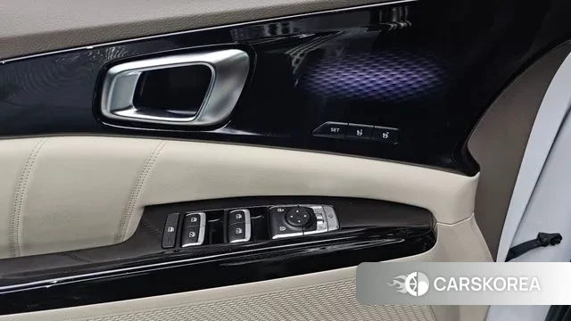 Kia Carnival 4th generation 2023 Белый из Кореи, фото 3