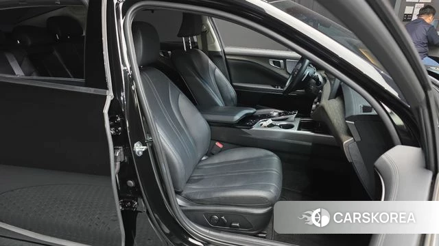Kia K8 2023 Черный из Кореи, фото 3