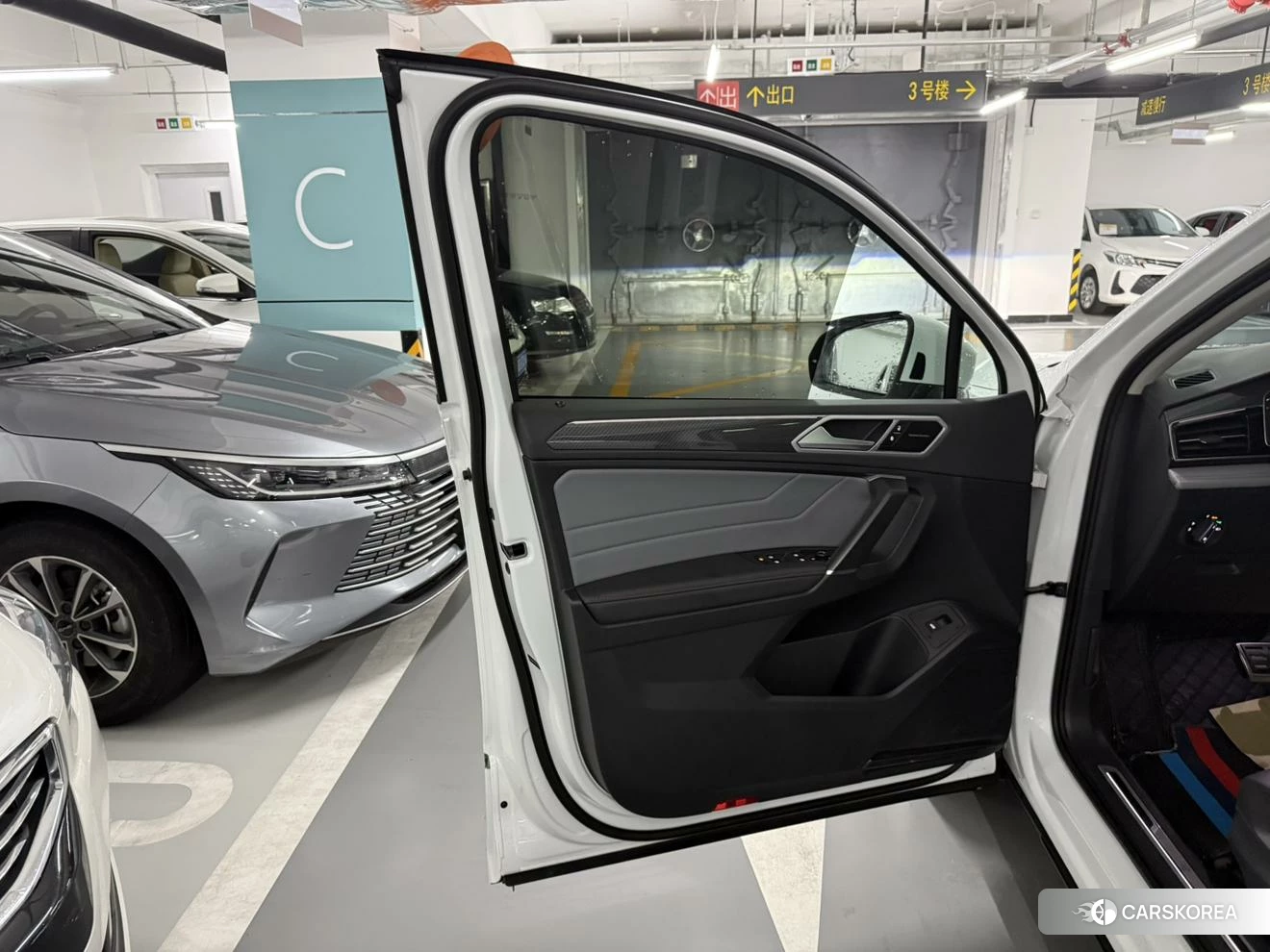 Volkswagen Tiguan L 2023 Белый из Китая, фото 3