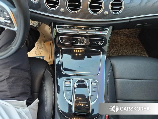 Mercedes-Benz E-Class W213 2019 Белый из Кореи, фото 3