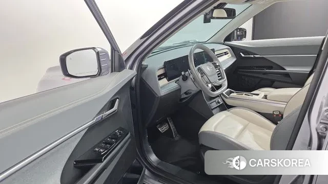 Ssangyong Torres EVX 2023 Светло-серебряный цвет из Кореи, фото 3