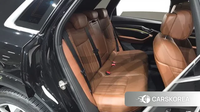 Audi e-Tron 2020 Черный из Кореи, фото 3