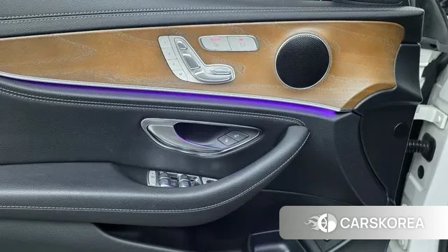 Mercedes-Benz E-Class W213 2019 Белый из Кореи, фото 3