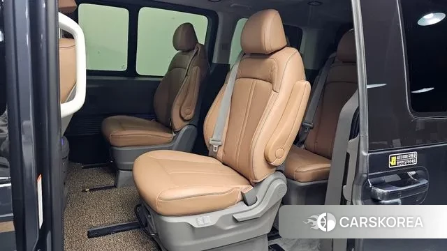 Hyundai Staria 2023 Серый из Кореи, фото 3