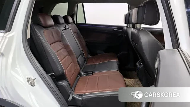 Volkswagen Tiguan Allspace 2022 Белый из Кореи, фото 3