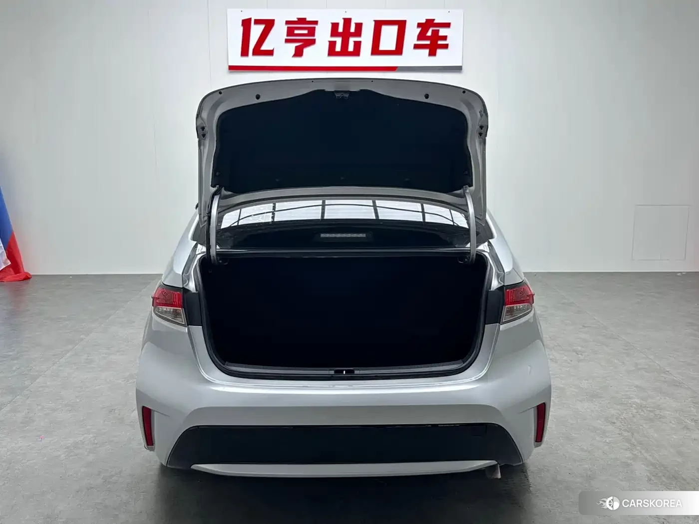 Toyota Levin 2022 Silver/gray из Китая, фото 3