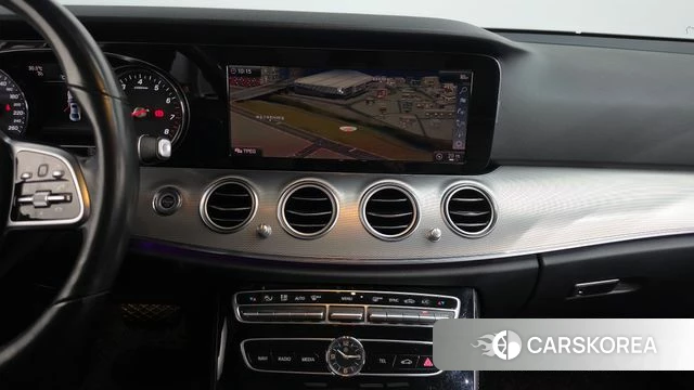 Mercedes-Benz E-Class W213 2018 Серый из Кореи, фото 3