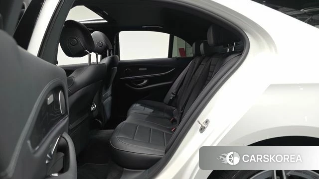 Mercedes-Benz E-Class W213 2023 Белый из Кореи, фото 3