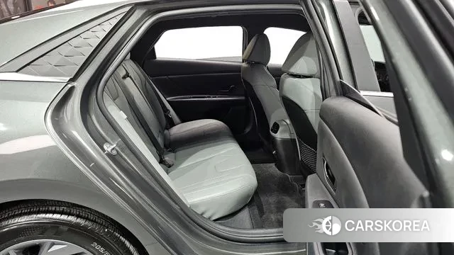 Hyundai The New Avante (CN7) 2023 Серый из Кореи, фото 3