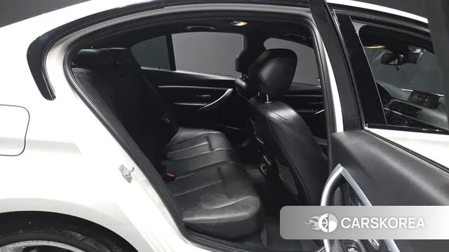 BMW 3 Series (F30) 2018 Белый из Кореи, фото 3