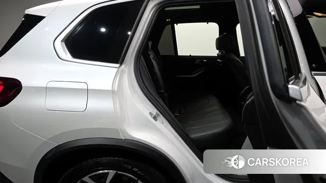 BMW X5 (G05) 2023 Белый из Кореи, фото 3