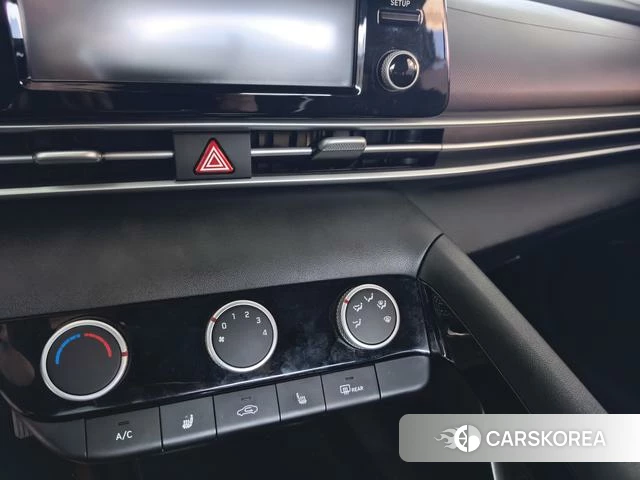 Hyundai Elantra 2023 Белый из Китая, фото 3