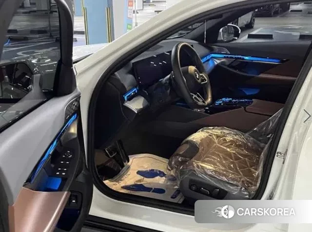 BMW 5 Series (G60) 2024 Белый из Кореи, фото 3