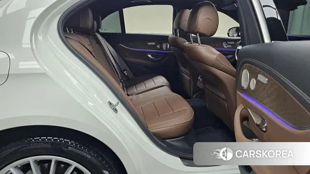 Mercedes-Benz E-Class W213 2023 Белый из Кореи, фото 3