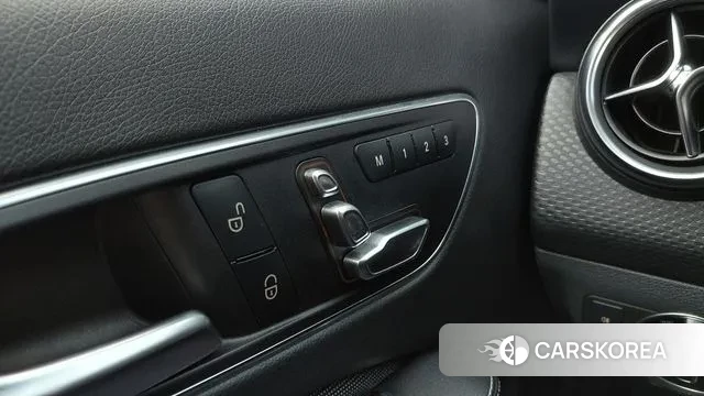 Mercedes-Benz A-Class W176 2018 Белый из Кореи, фото 3