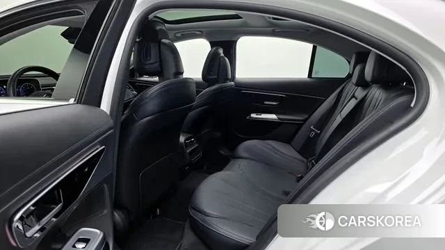 Mercedes-Benz E-Class W214 2024 Белый из Кореи, фото 3