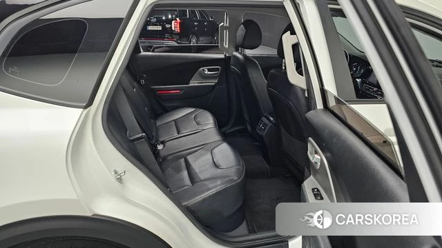 Kia Niro Plus 2022 Белый из Кореи, фото 3